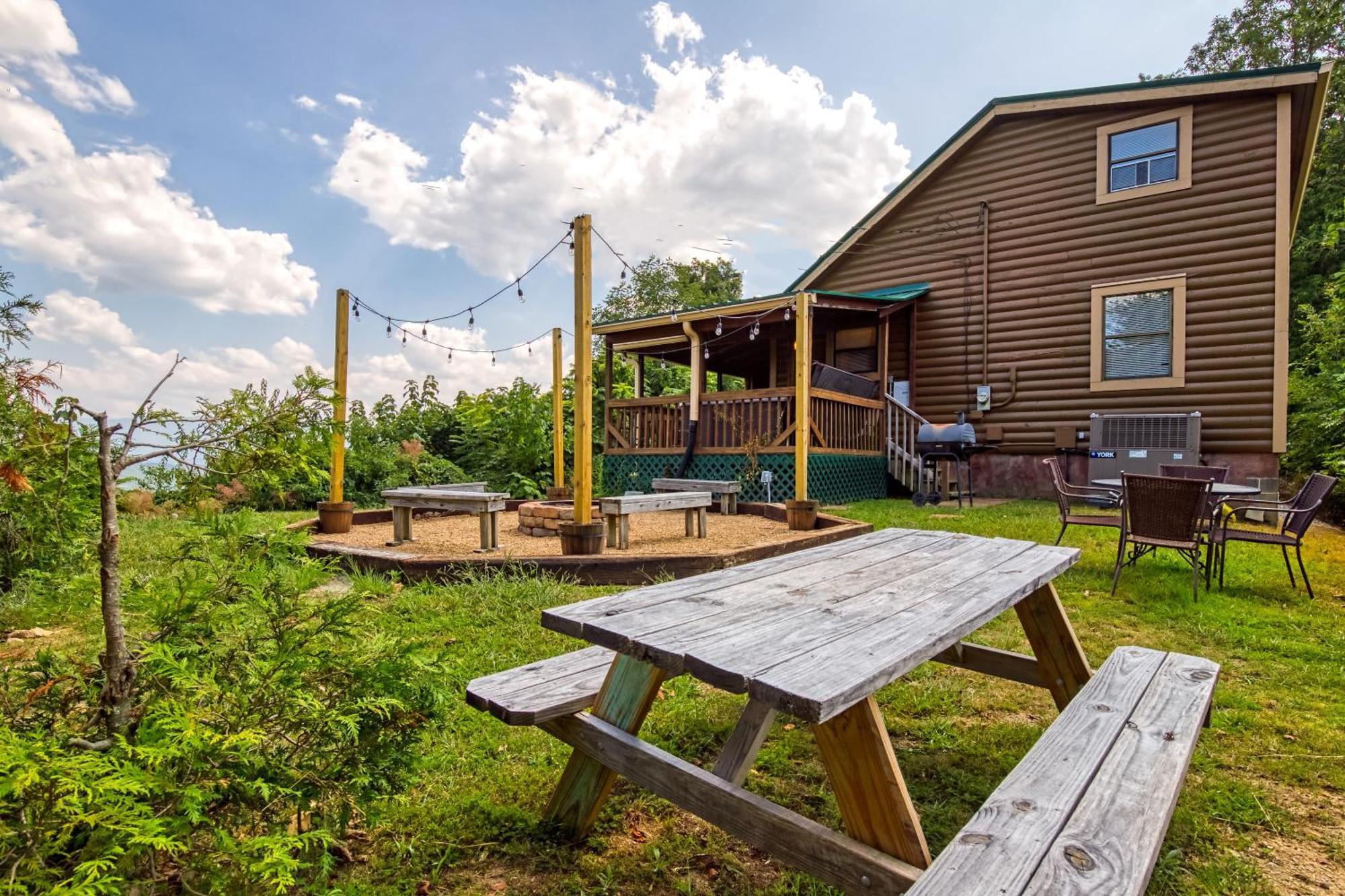 Breathtaking View, Hot Tub, 1089 Of Free Attraction Tickets For Each Paid Day, Dollywood And More! Sevierville Luaran gambar